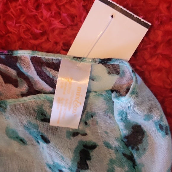 Wild Elegance Tiger Print Scarf - Picture 3 of 5